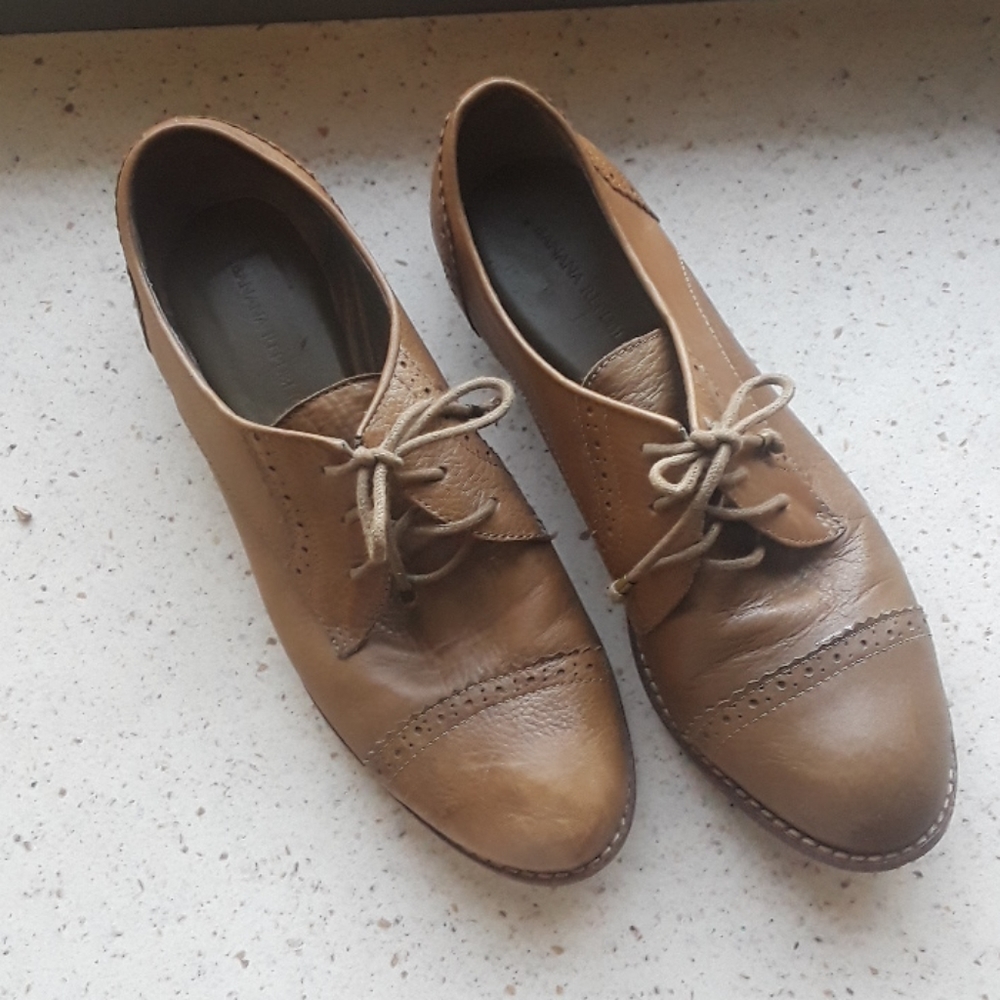Banana Republic Brogues